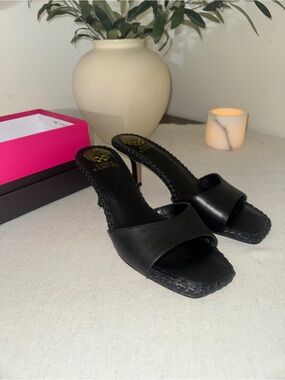 Vince Camuto Kitten heels